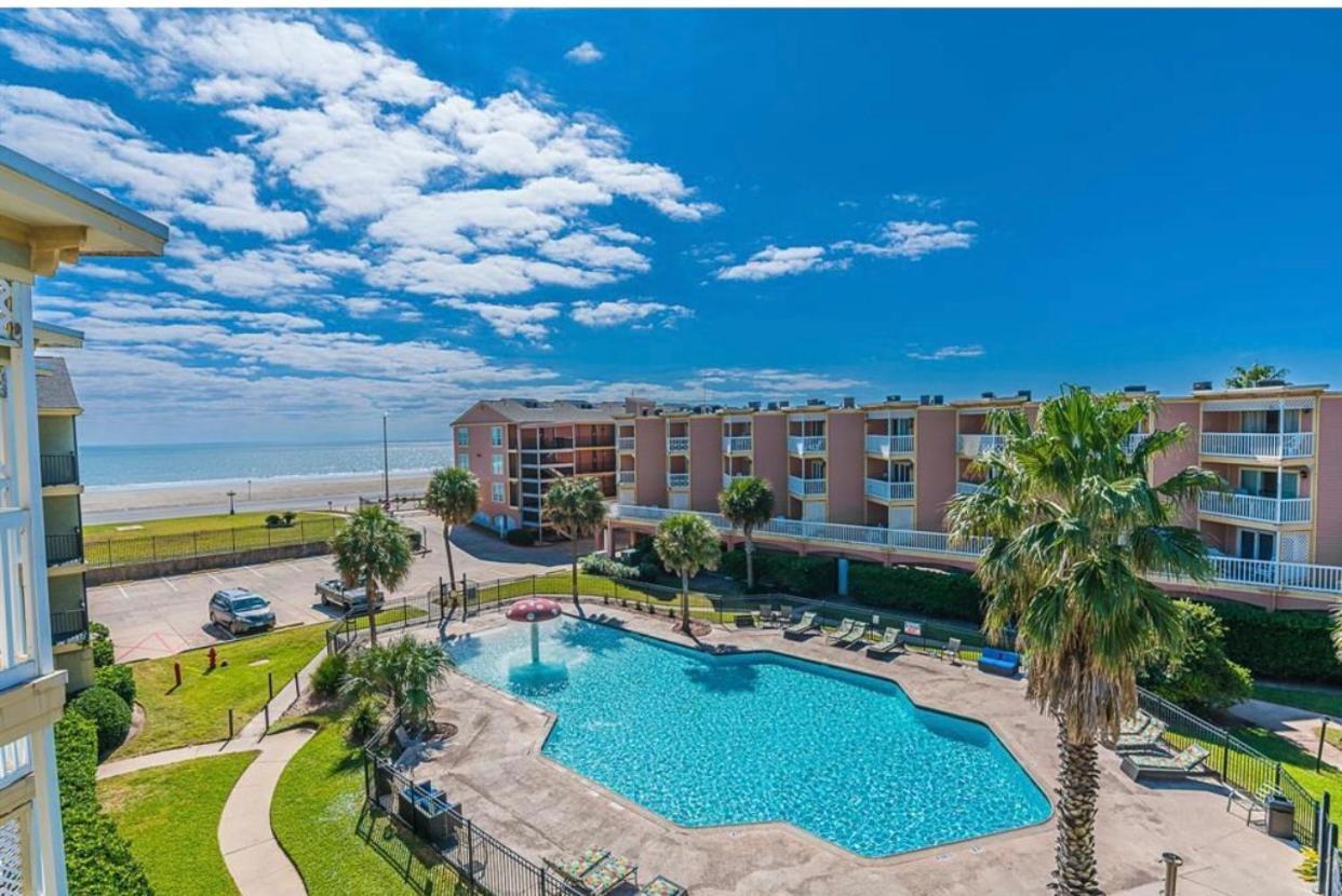 Beach Escape - Top Floor Ocean Views - Heated Pool - Seawall Blvd 加尔维斯敦 外观 照片