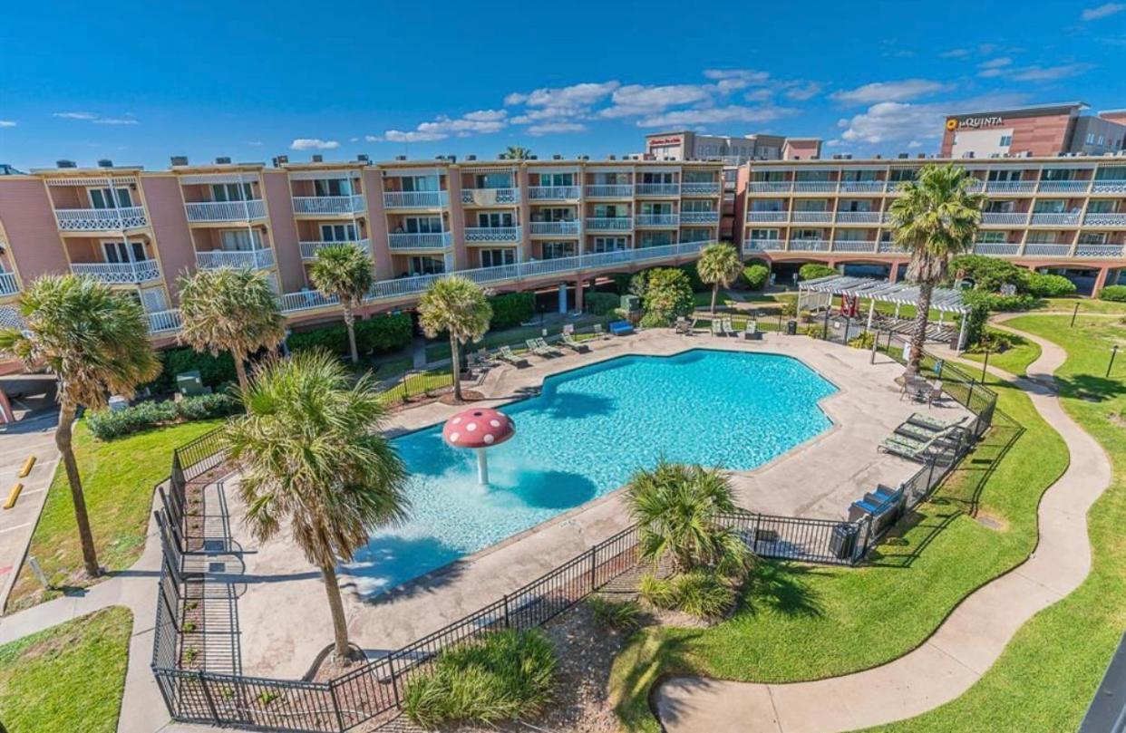 Beach Escape - Top Floor Ocean Views - Heated Pool - Seawall Blvd 加尔维斯敦 外观 照片
