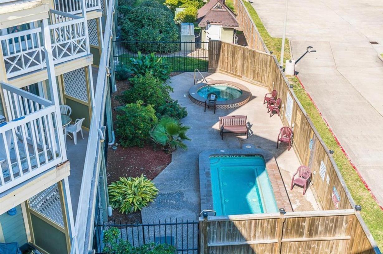 Beach Escape - Top Floor Ocean Views - Heated Pool - Seawall Blvd 加尔维斯敦 外观 照片